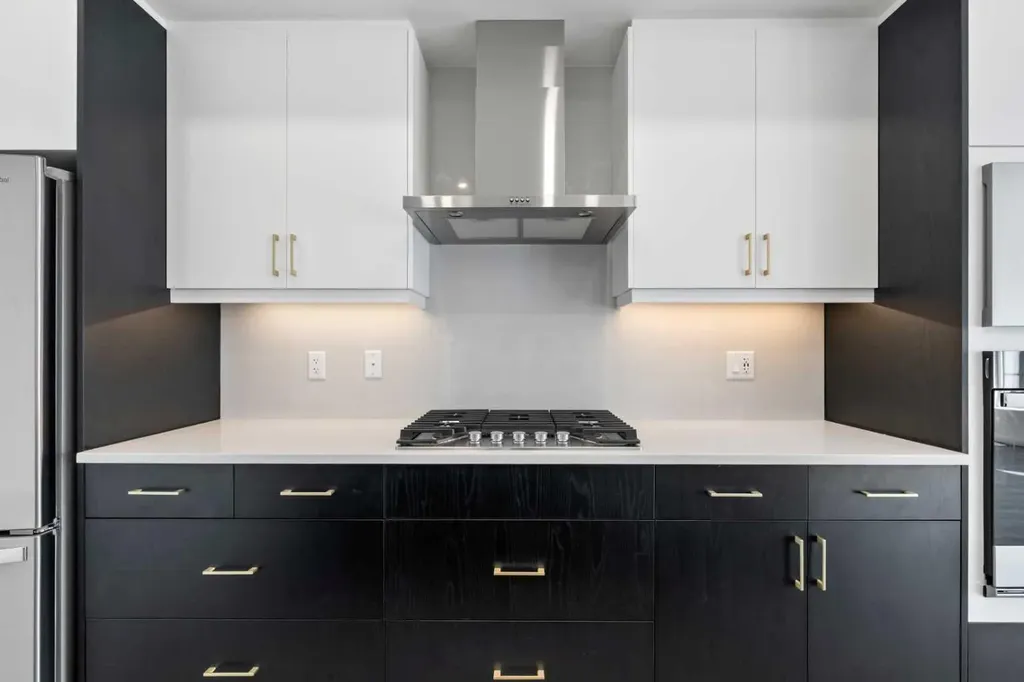 848 83 Street SW Calgary AB T3H 6M8