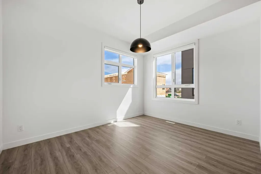 848 83 Street SW Calgary AB T3H 6M8