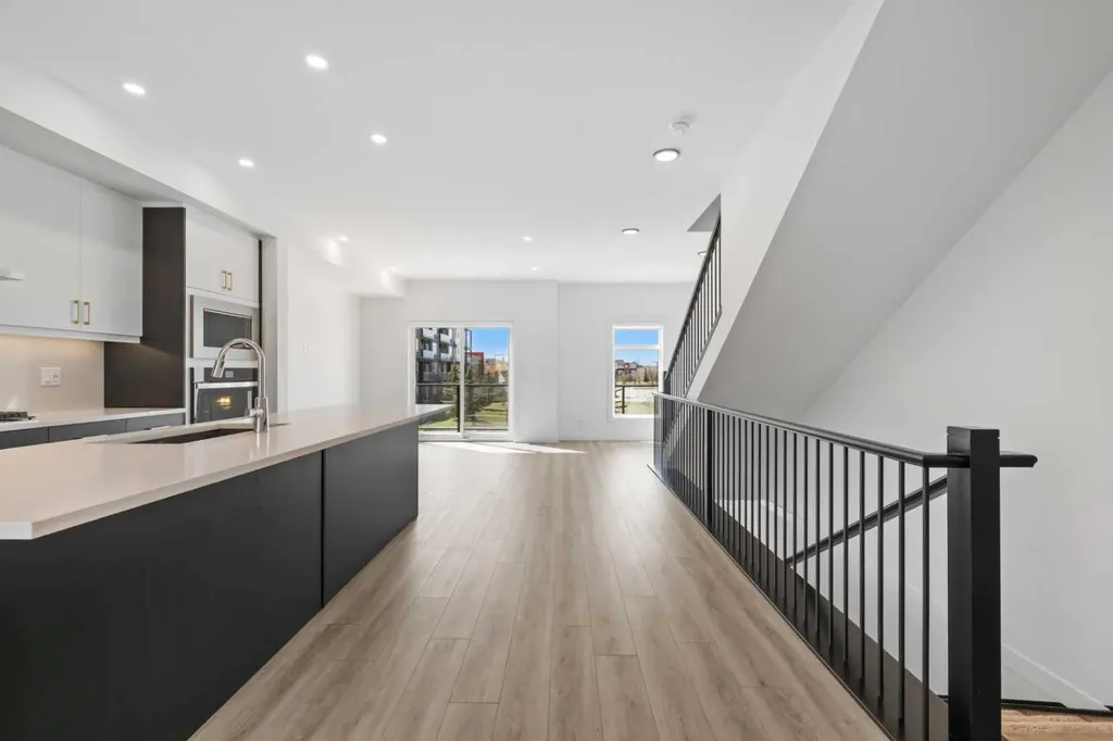 848 83 Street SW Calgary AB T3H 6M8