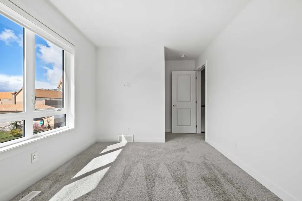 848 83 Street SW Calgary AB T3H 6M8