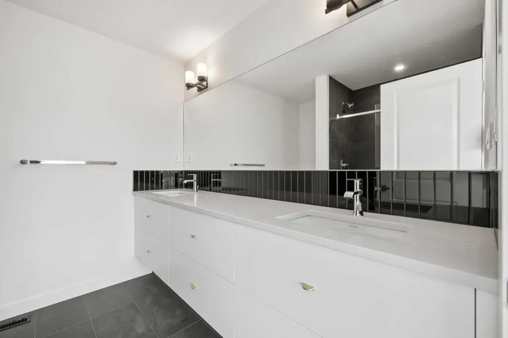 848 83 Street SW Calgary AB T3H 6M8