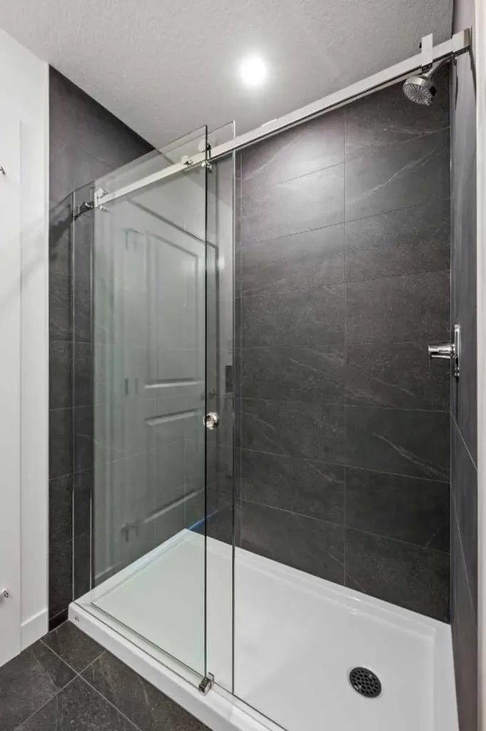 848 83 Street SW Calgary AB T3H 6M8