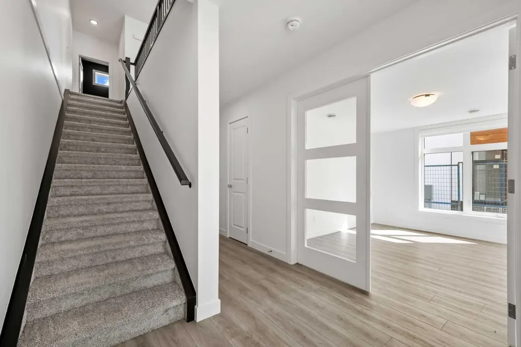 848 83 Street SW Calgary AB T3H 6M8