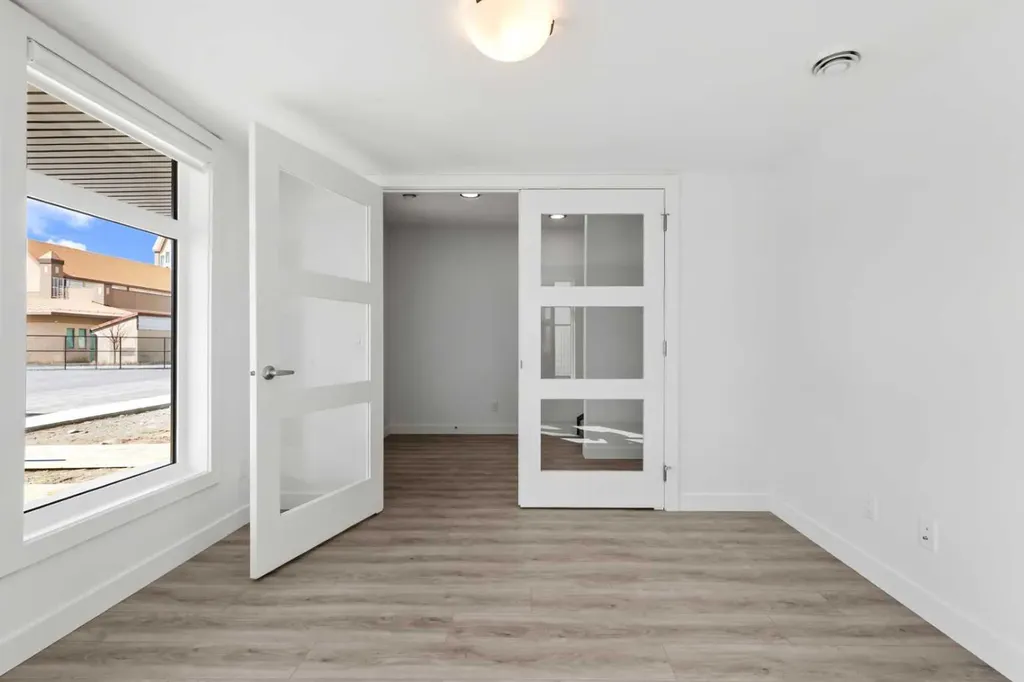 848 83 Street SW Calgary AB T3H 6M8