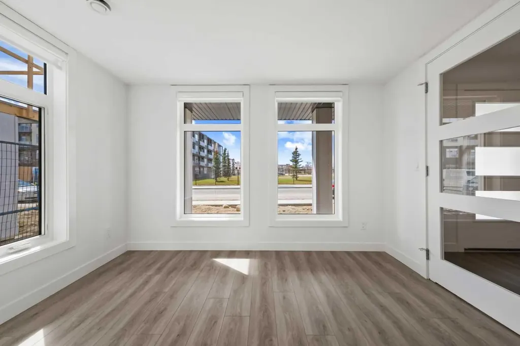 848 83 Street SW Calgary AB T3H 6M8