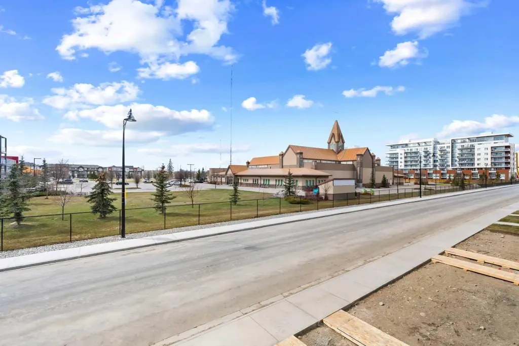 848 83 Street SW Calgary AB T3H 6M8