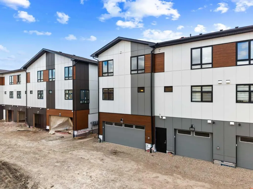 848 83 Street SW Calgary AB T3H 6M8