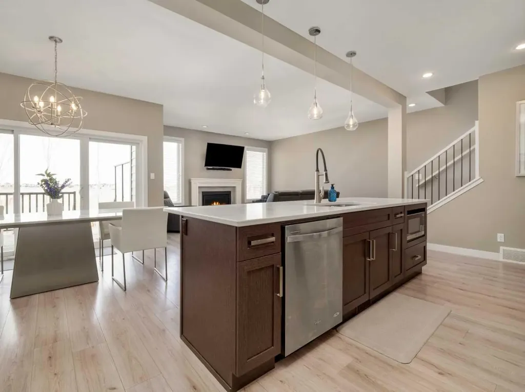 413 Devonia Way W Lethbridge AB T1J 5J7