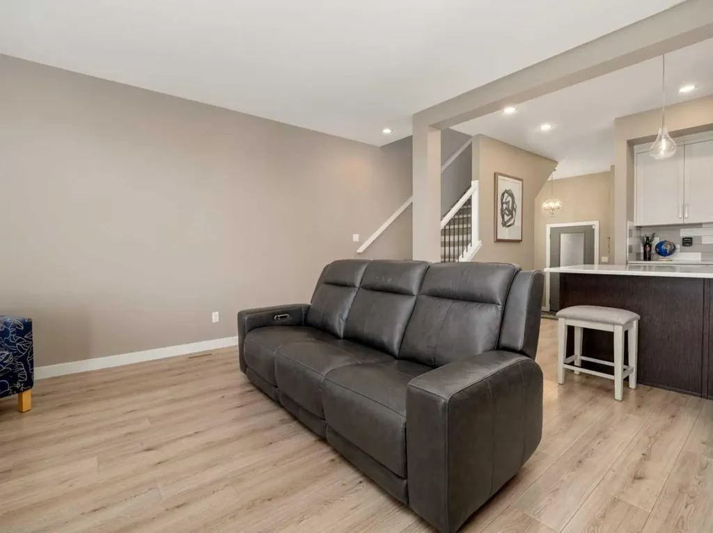 413 Devonia Way W Lethbridge AB T1J 5J7