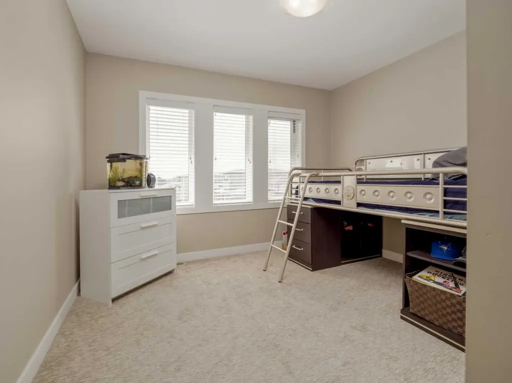 413 Devonia Way W Lethbridge AB T1J 5J7