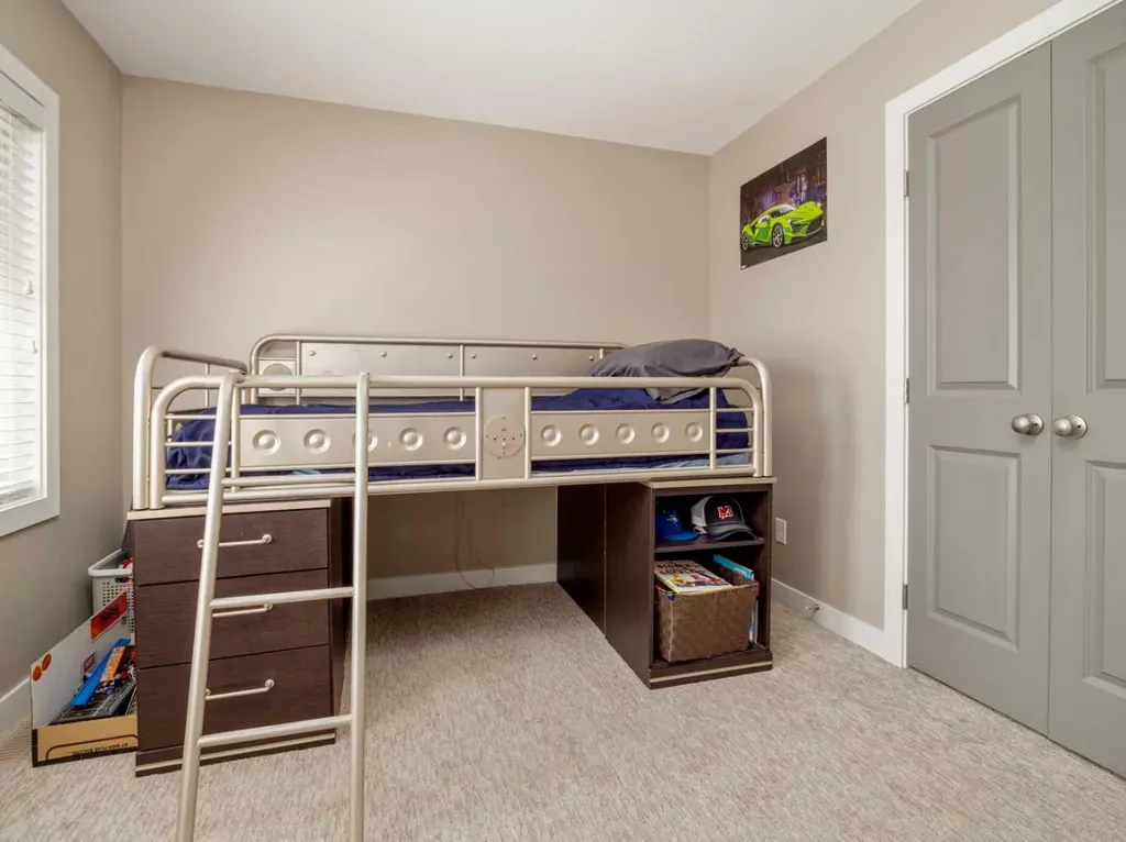 413 Devonia Way W Lethbridge AB T1J 5J7