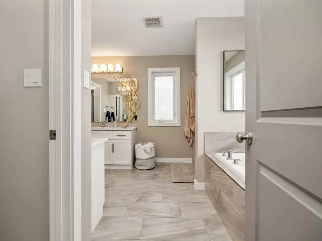 413 Devonia Way W Lethbridge AB T1J 5J7