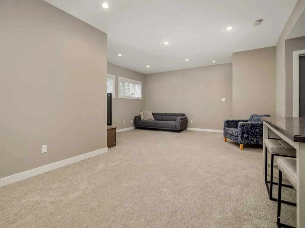 413 Devonia Way W Lethbridge AB T1J 5J7