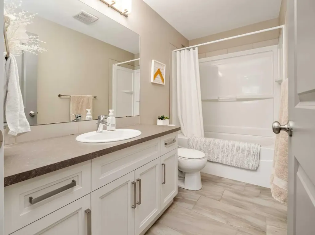 413 Devonia Way W Lethbridge AB T1J 5J7