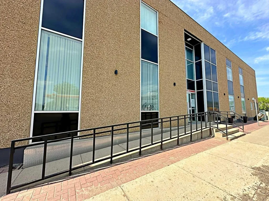 9902 Franklin Avenue Fort Mcmurray AB T9H 2K5