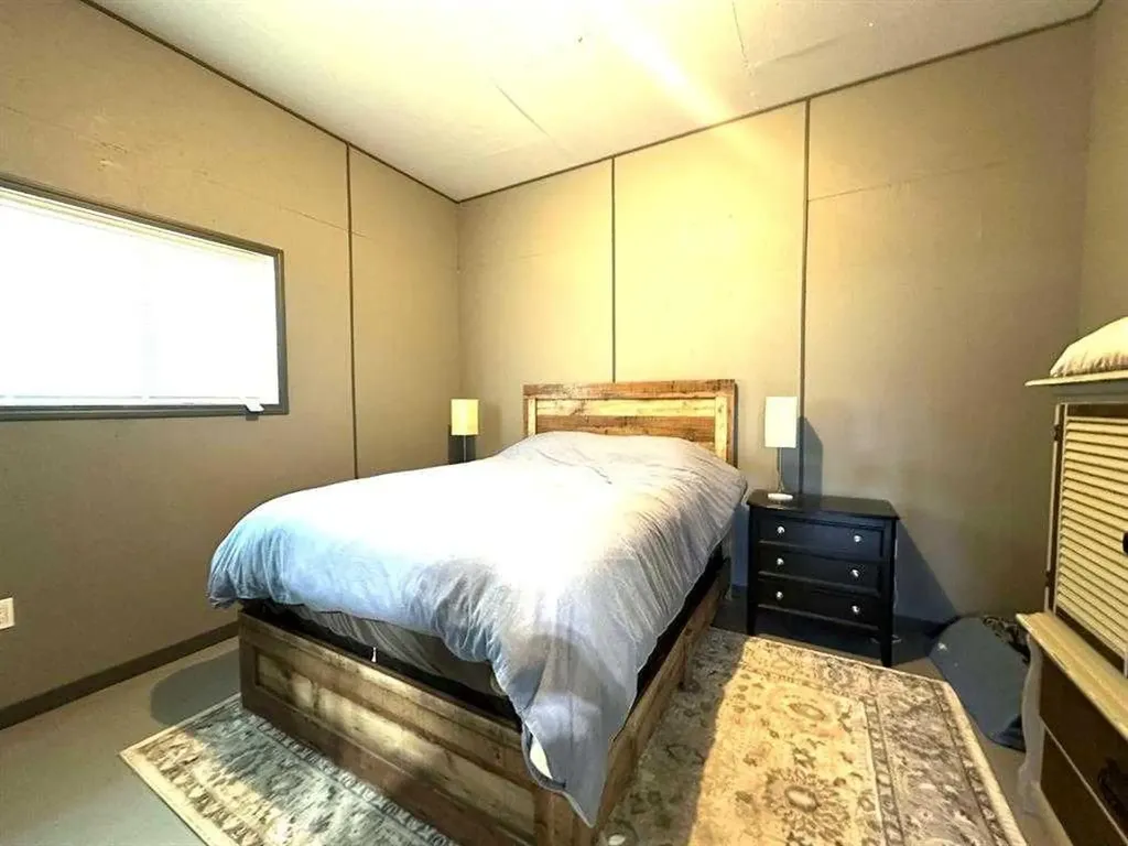 1221 Oak Avenue Lac Des Iles SK S0M 1A0