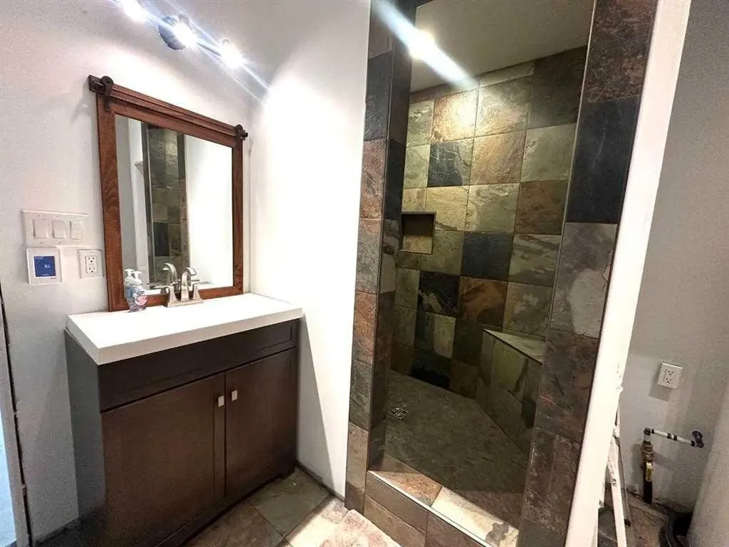 1221 Oak Avenue Lac Des Iles SK S0M 1A0