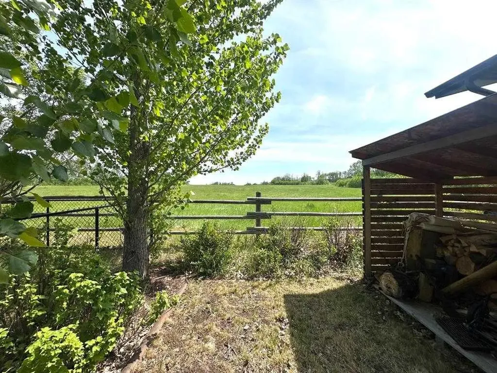 1221 Oak Avenue Lac Des Iles SK S0M 1A0