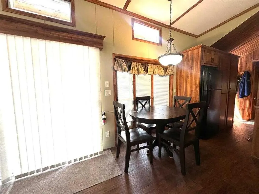 1221 Oak Avenue Lac Des Iles SK S0M 1A0