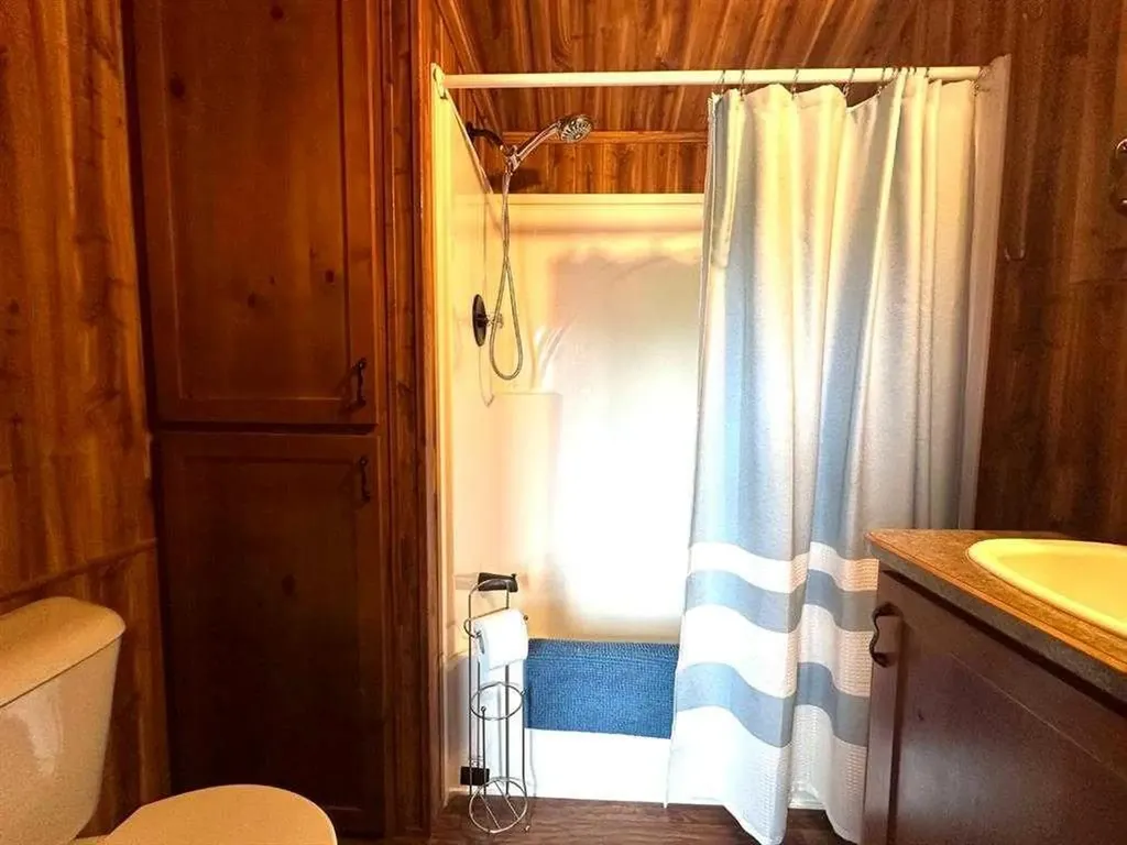 1221 Oak Avenue Lac Des Iles SK S0M 1A0