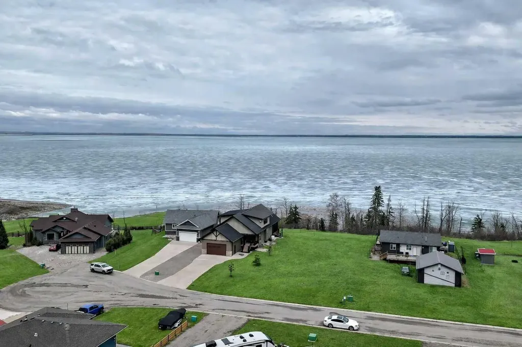 21 Marina View Close Rochon Sands AB T0C 2L0