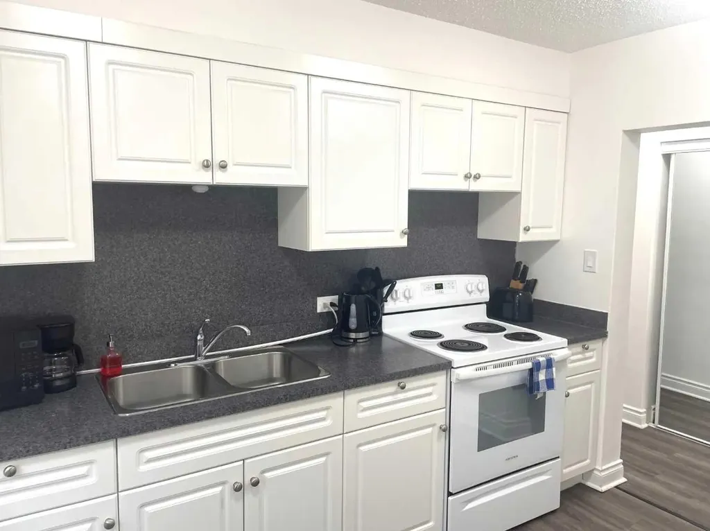 1309 12 Avenue SW Calgary AB T3C0P6
