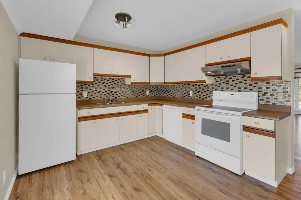 2537 9 Avenue SE Calgary AB T2A 0B4