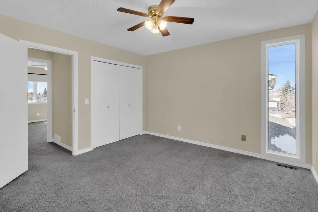 2537 9 Avenue SE Calgary AB T2A 0B4