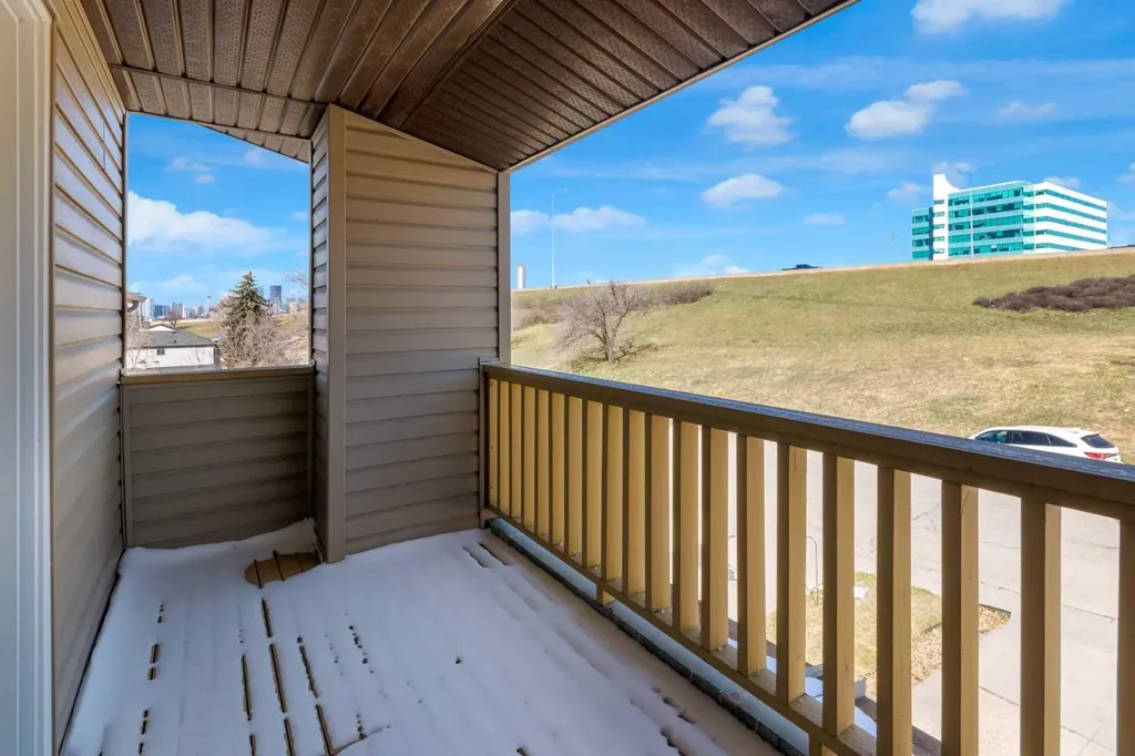 2537 9 Avenue SE Calgary AB T2A 0B4