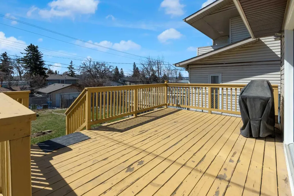2537 9 Avenue SE Calgary AB T2A 0B4