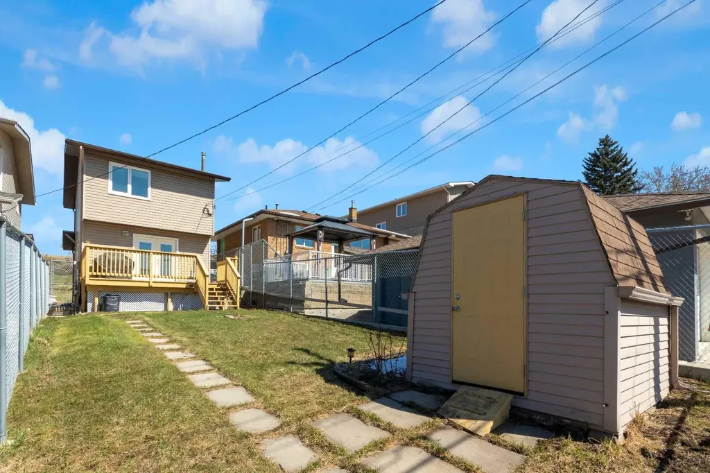 2537 9 Avenue SE Calgary AB T2A 0B4