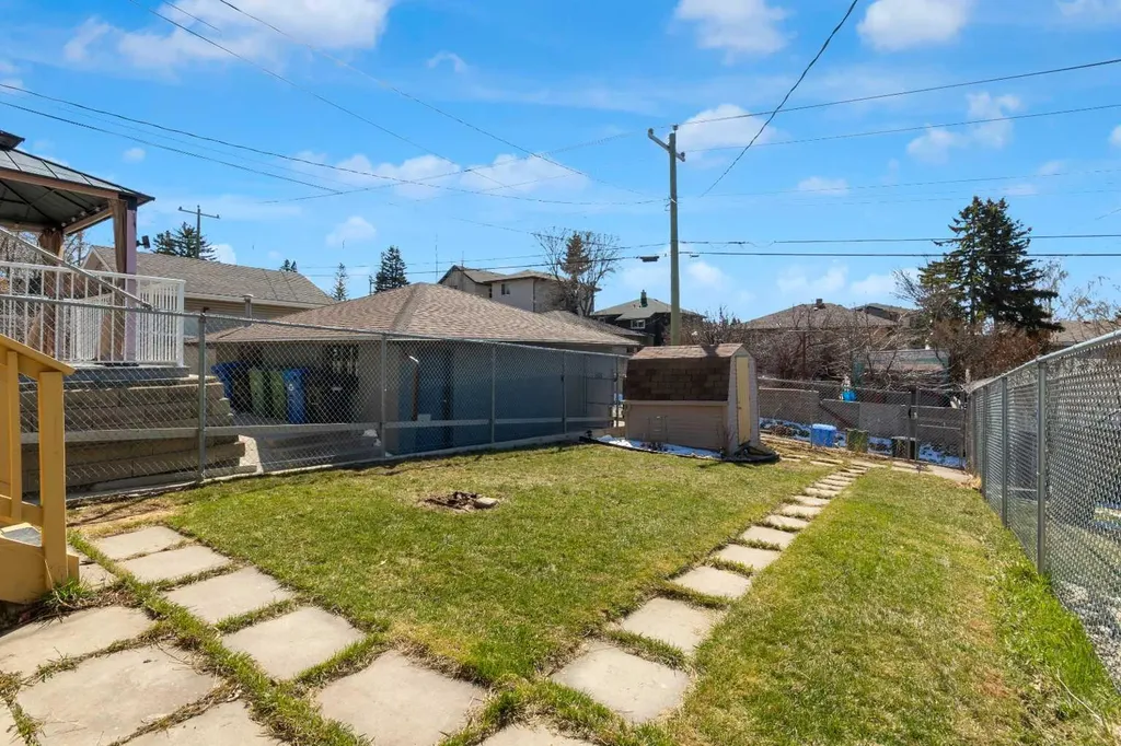 2537 9 Avenue SE Calgary AB T2A 0B4