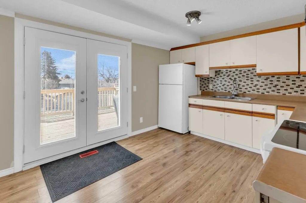 2537 9 Avenue SE Calgary AB T2A 0B4