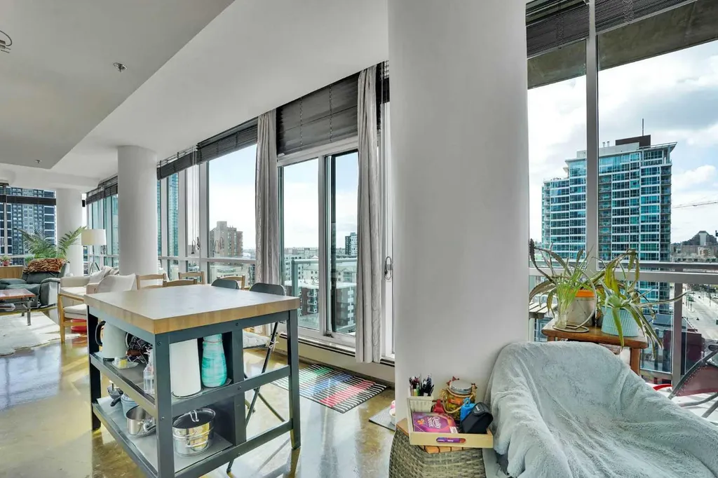 135 13 Avenue SW Calgary AB T2R0V8
