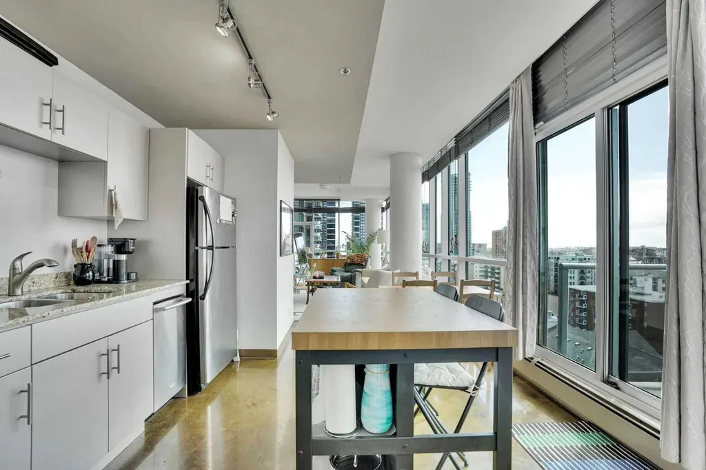 135 13 Avenue SW Calgary AB T2R0V8