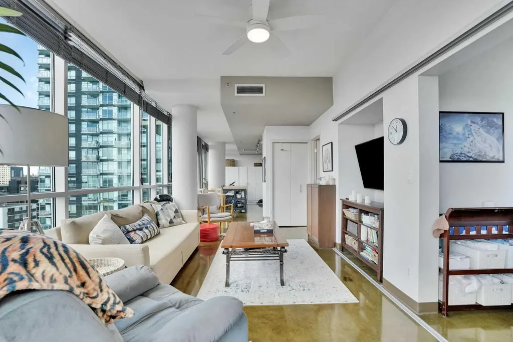 135 13 Avenue SW Calgary AB T2R0V8
