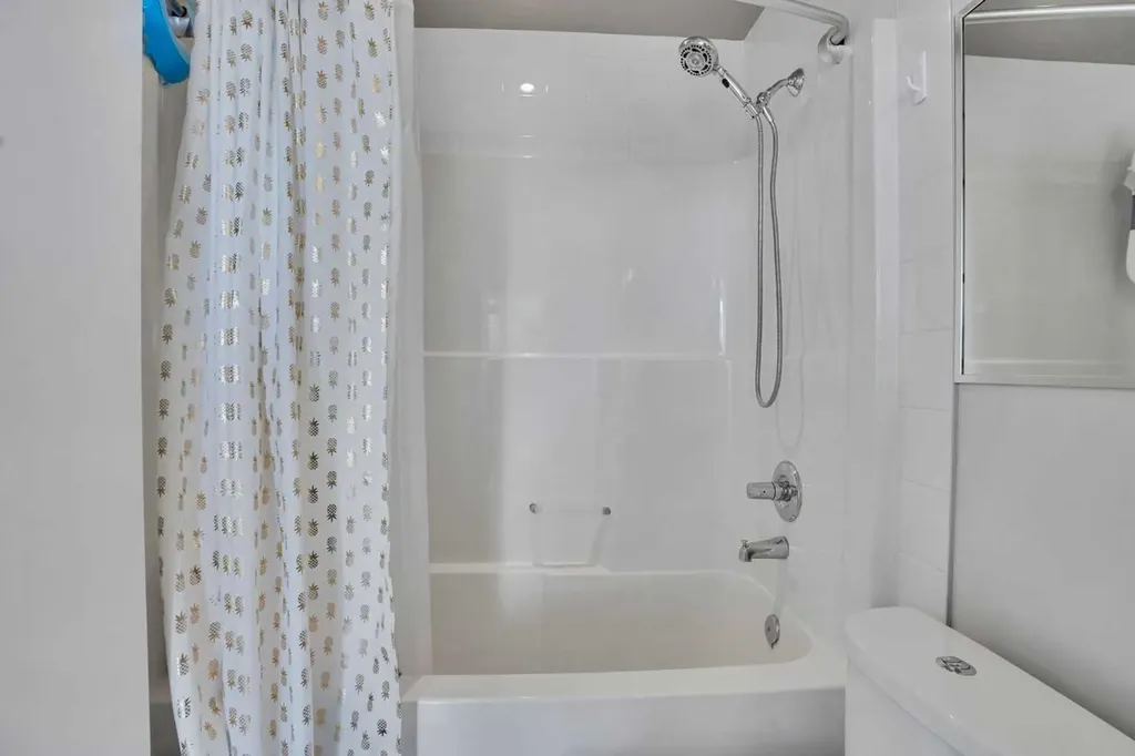 135 13 Avenue SW Calgary AB T2R0V8