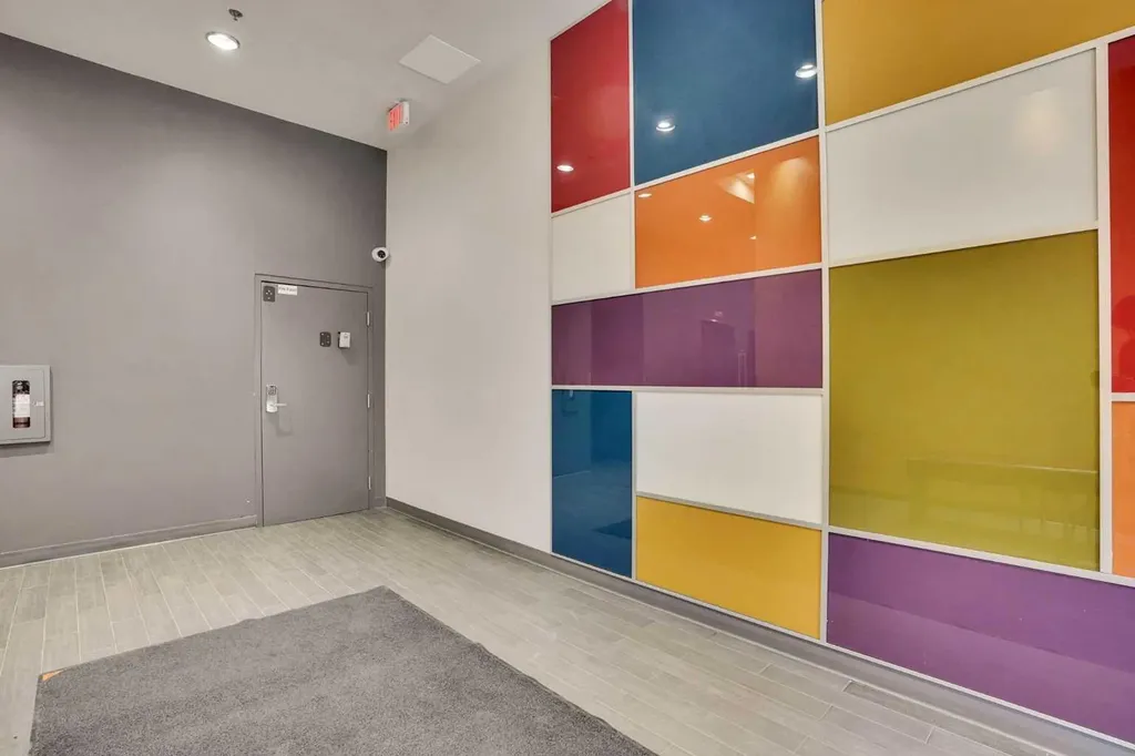 135 13 Avenue SW Calgary AB T2R0V8