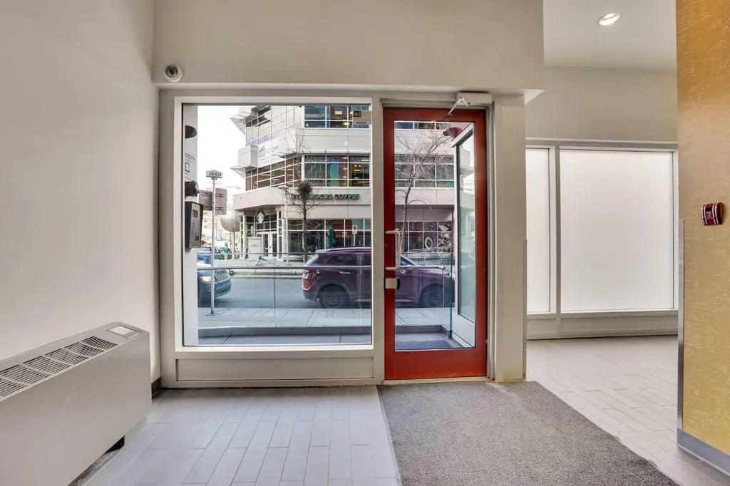 135 13 Avenue SW Calgary AB T2R0V8
