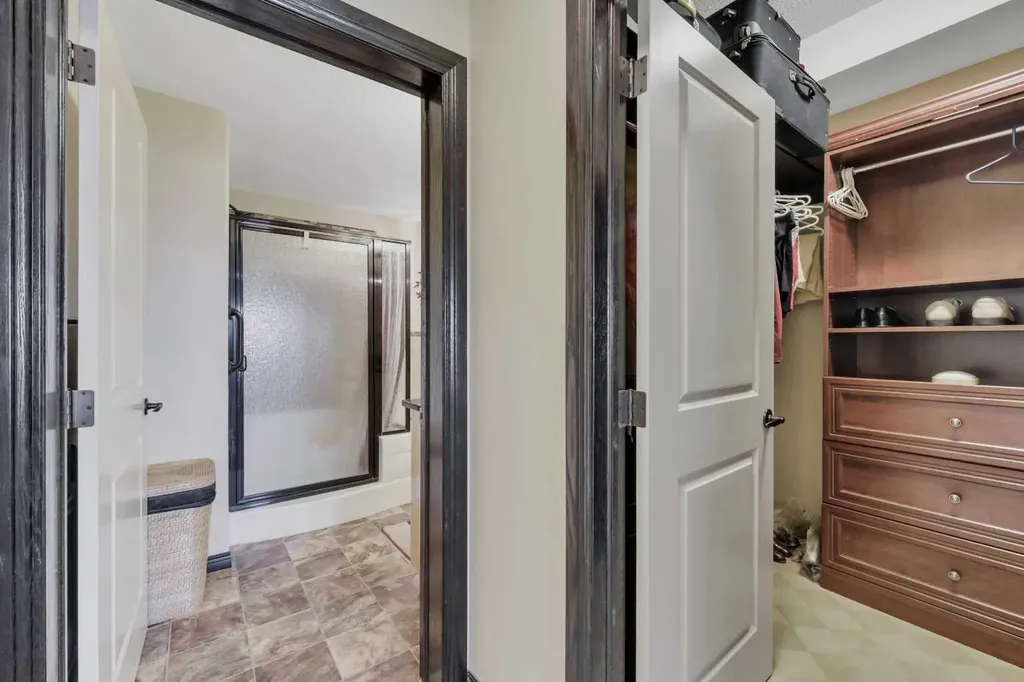 5213 61 Street Red Deer AB T4N 6N5