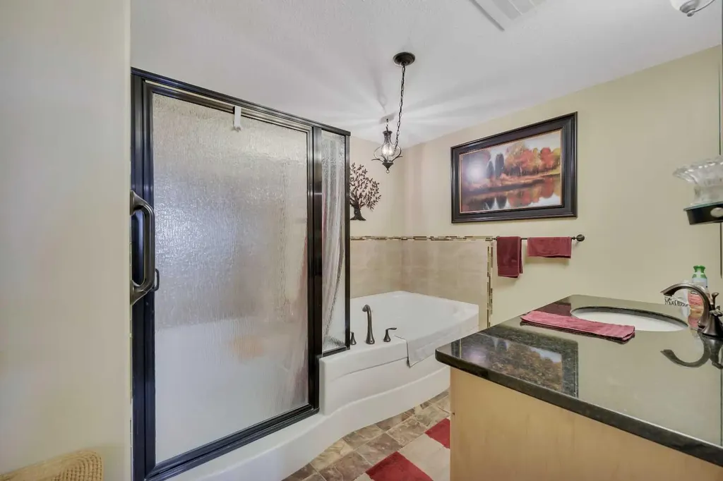 5213 61 Street Red Deer AB T4N 6N5