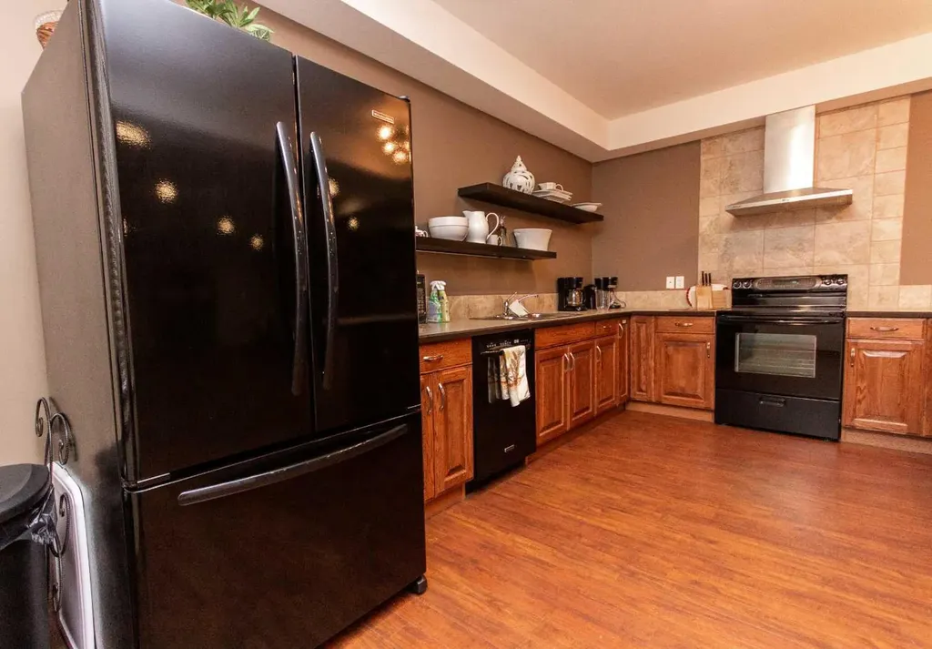 5213 61 Street Red Deer AB T4N 6N5