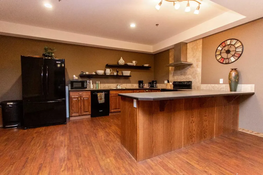 5213 61 Street Red Deer AB T4N 6N5