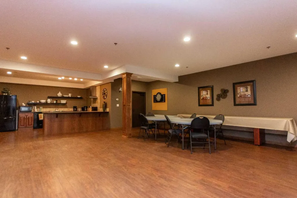 5213 61 Street Red Deer AB T4N 6N5