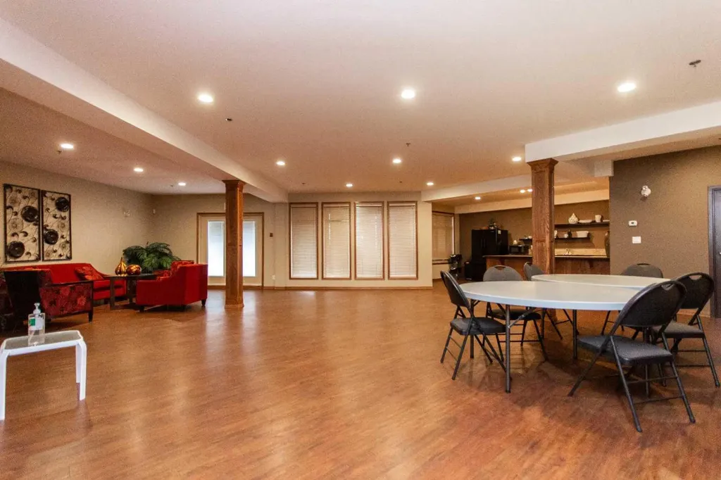 5213 61 Street Red Deer AB T4N 6N5