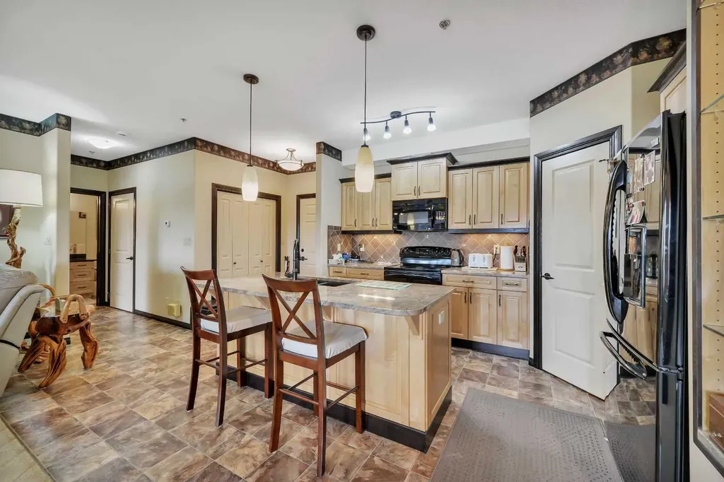 5213 61 Street Red Deer AB T4N 6N5