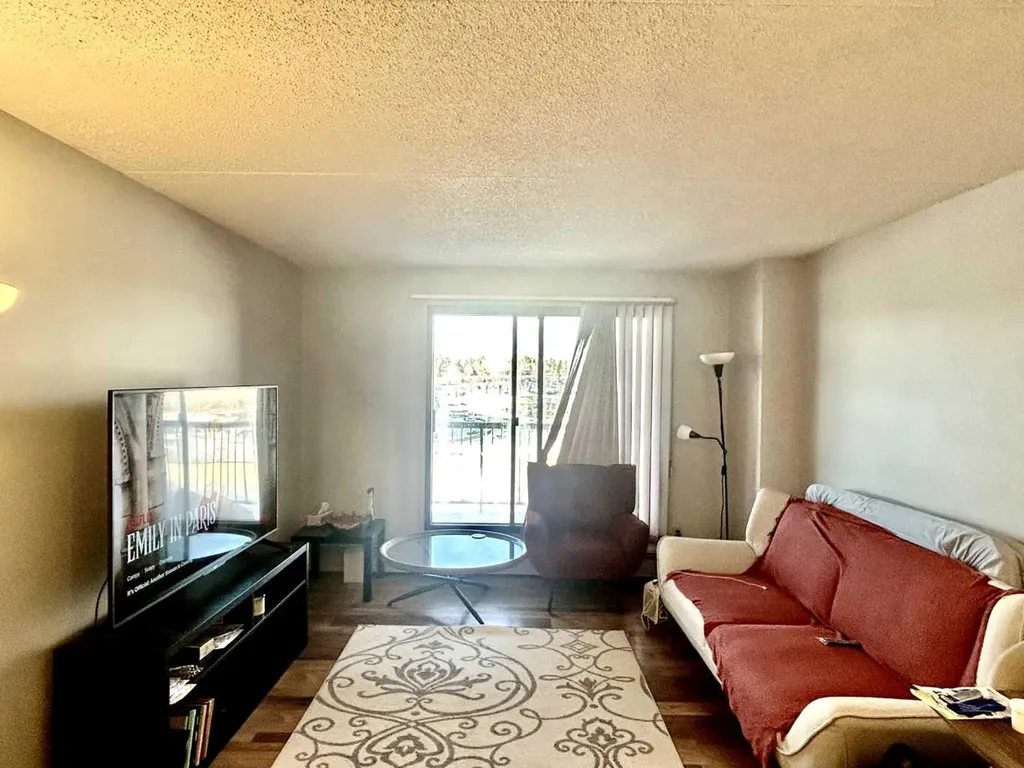 5204 Dalton Drive NW Calgary AB T3A 3H1