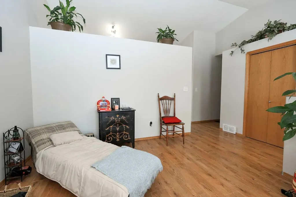77 Duval Crescent Red Deer AB T4R 2Y7