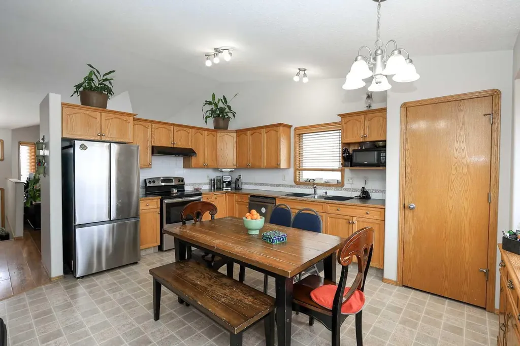 77 Duval Crescent Red Deer AB T4R 2Y7
