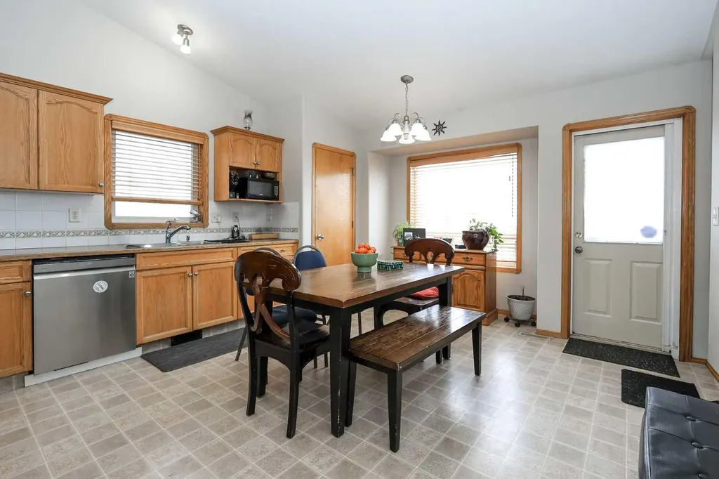 77 Duval Crescent Red Deer AB T4R 2Y7
